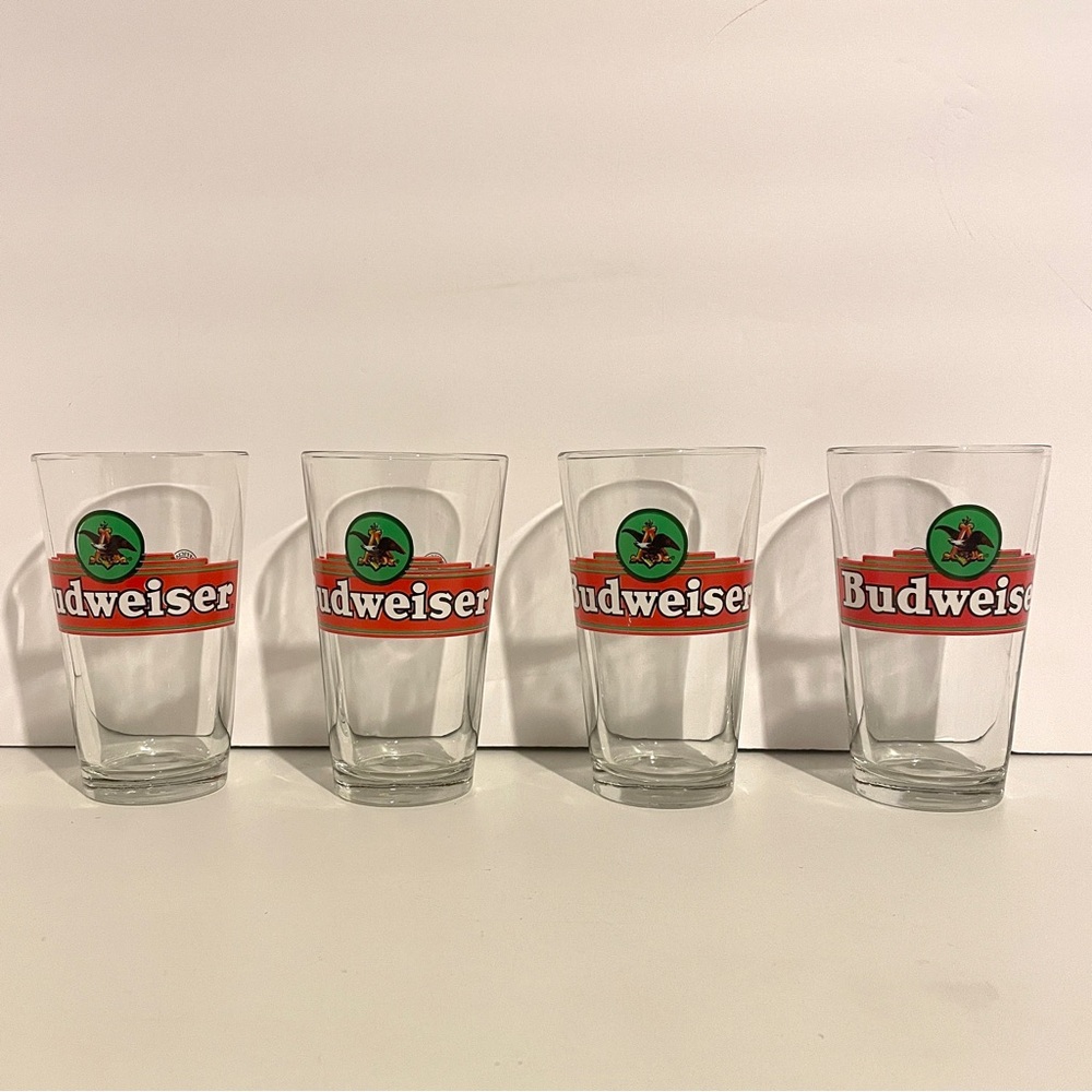 Set of 4 Vintage Budweiser Pint Glasses with the Eagle Logo